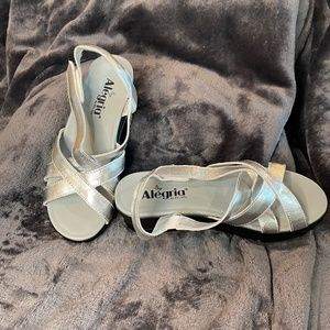 Alegria by PG Lite Metallic Sandal - Size 6 1/2 - NWOT!